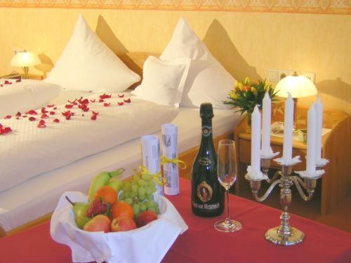Land-Gut-Hotel Raeuber Lippoldskrug Alfeld  Kültér fotó