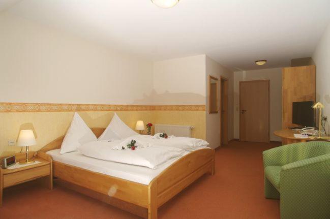 Land-Gut-Hotel Raeuber Lippoldskrug Alfeld  Kültér fotó